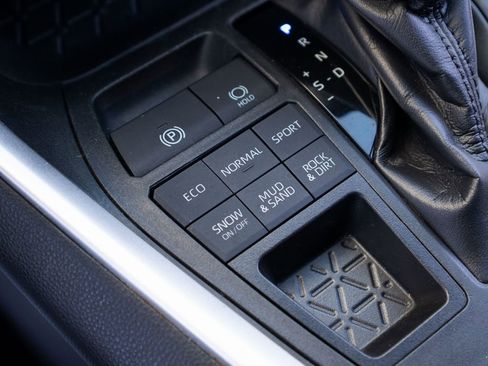 Used 2020 Toyota RAV4 LE w/ All Weather Liner Package image 17