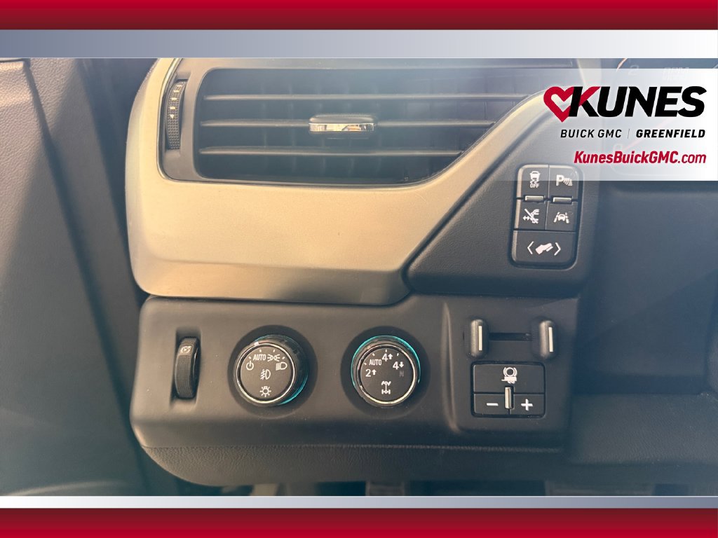 Used 2016 Chevrolet Suburban LTZ AWD/4WD image 17