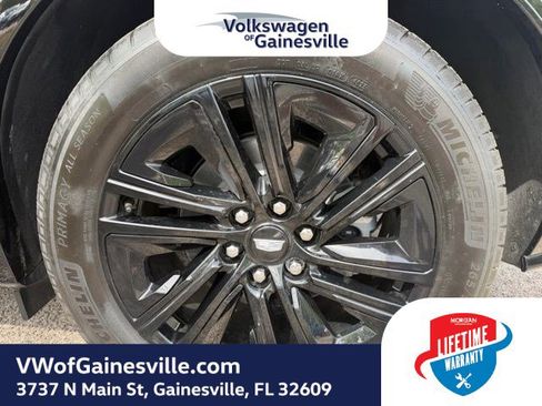 Used 2024 Cadillac Lyriq Tech RWD image 26