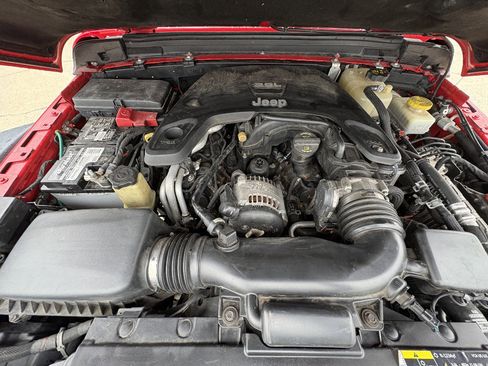 Used 2018 Jeep Wrangler Unlimited Rubicon image 13