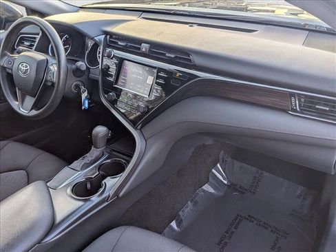 Used 2020 Toyota Camry LE image 19