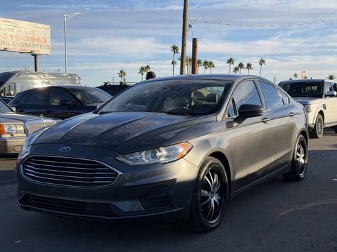 Used 2019 Ford Fusion S image 1
