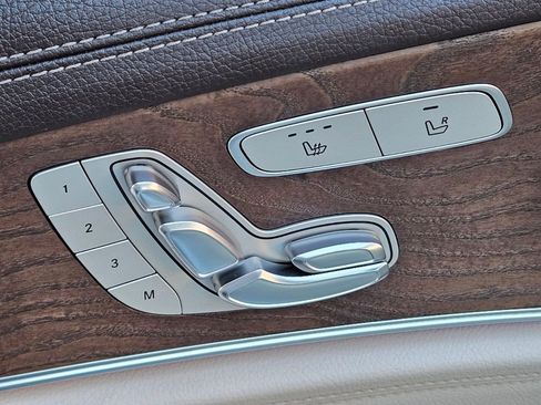 Used 2017 Mercedes-Benz E 300 4MATIC image 18