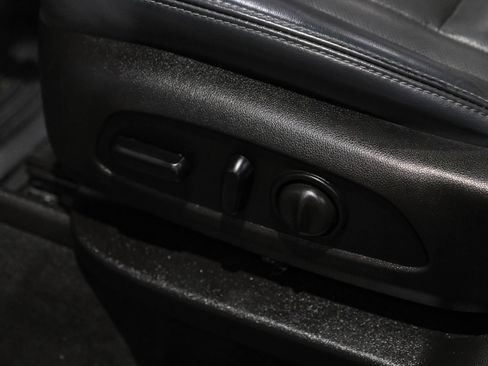 Used 2018 Buick Enclave Premium w/ Experience Buick Package FWD image 31