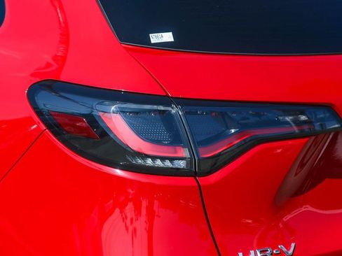 Used 2023 Honda HR-V EX-L image 9