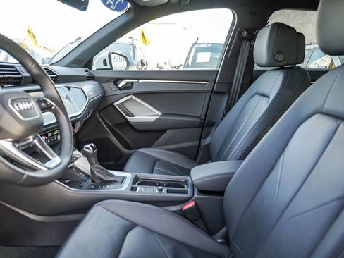 Used 2024 Audi Q3 2.0T Premium w/ Convenience Package image 17