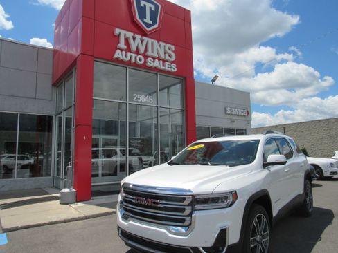 Used 2020 GMC Acadia SLT w/ Driver Alert Package II AWD/4WD image 3