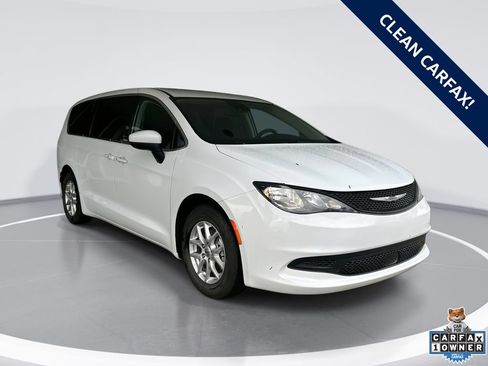 Used 2023 Chrysler Voyager LX FWD image 48