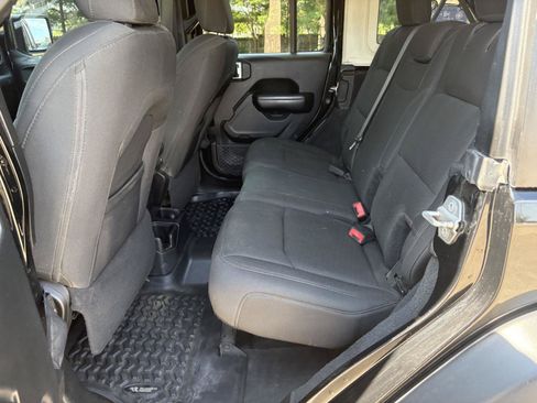 Used 2019 Jeep Wrangler Unlimited Sport S AWD/4WD image 11