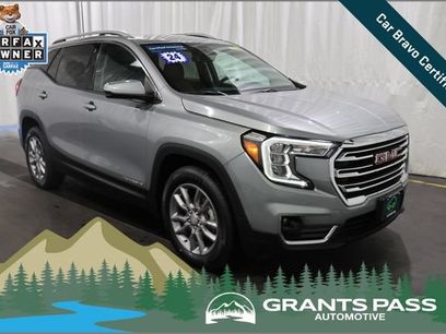 Used 2024 GMC Terrain SLT