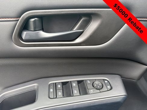 New 2025 Nissan Pathfinder Rock Creek image 9