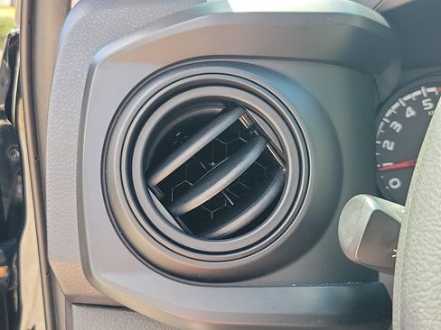 Used 2018 Toyota Tacoma SR RWD image 26