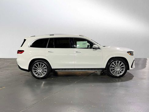 New 2025 Mercedes-Benz GLS 580 4MATIC image 2