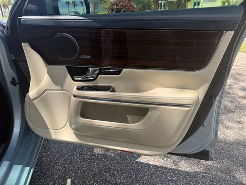 Used 2013 Jaguar XJ L Portfolio RWD image 22