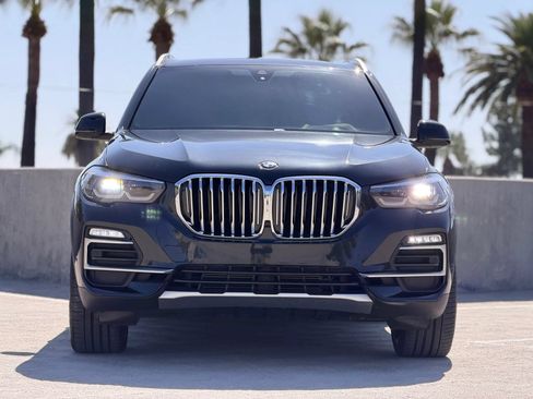 Used 2019 BMW X5 xDrive40i w/ Premium Package 2 AWD/4WD image 2