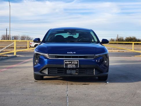 Certified 2025 Kia K4 LXS image 2