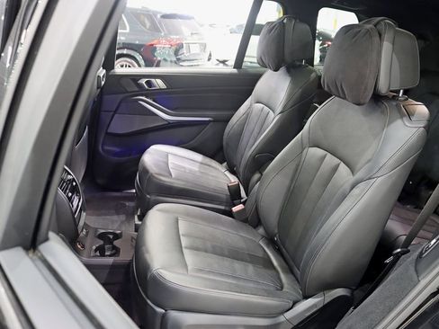 Used 2020 BMW X7 xDrive40i w/ M Sport Package AWD/4WD image 29