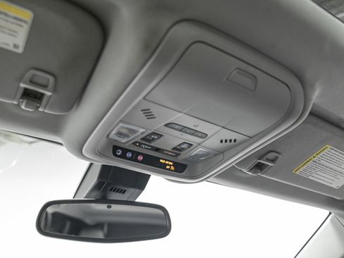 Used 2021 Chevrolet Equinox Premier image 26