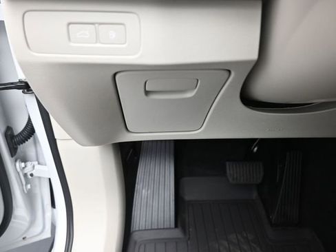 Used 2026 Volvo XC90 T8 Ultra w/ Protection Package Premier image 16