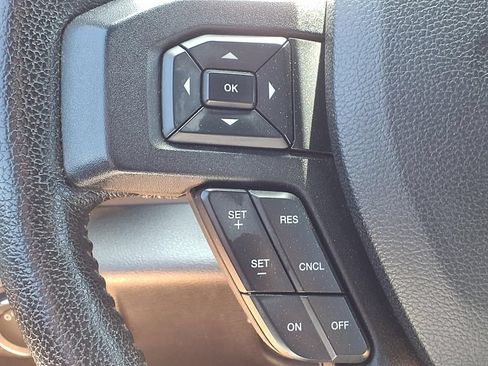 Used 2015 Ford F150 XLT w/ Equipment Group 302A Luxury AWD/4WD image 20