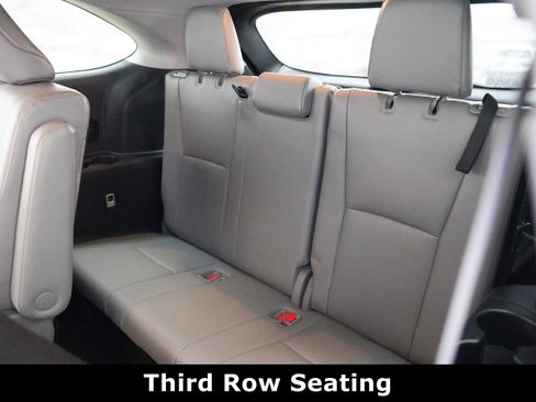 Used 2023 Toyota Highlander XLE image 34