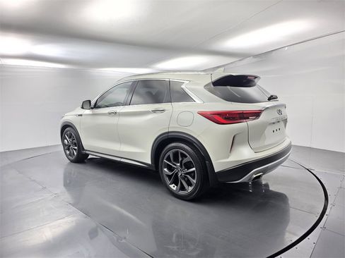 Used 2019 INFINITI QX50 Essential w/ Sensory Package image 6