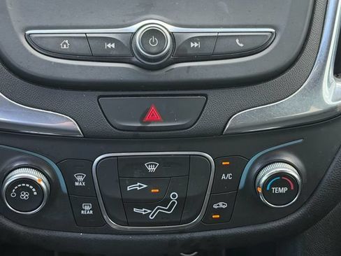 Used 2020 Chevrolet Equinox LT FWD image 16