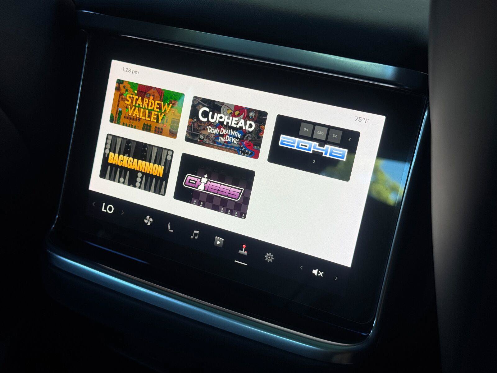 Used 2022 Tesla Model S AWD/4WD image 39