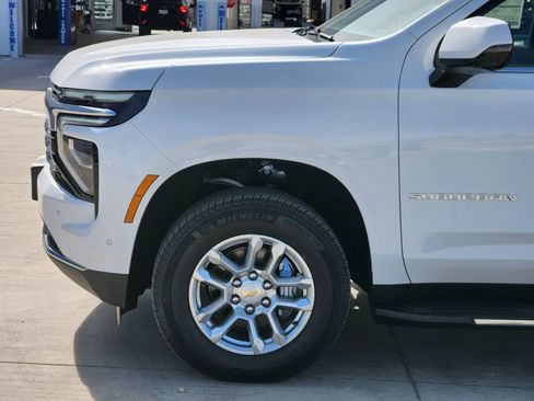New 2026 Chevrolet Suburban LT w/ Comfort Package RWD image 10