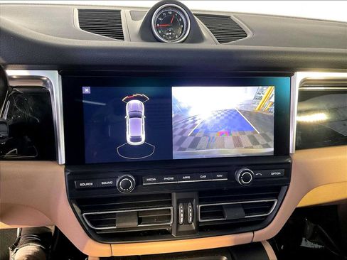 Certified 2020 Porsche Macan AWD/4WD image 31