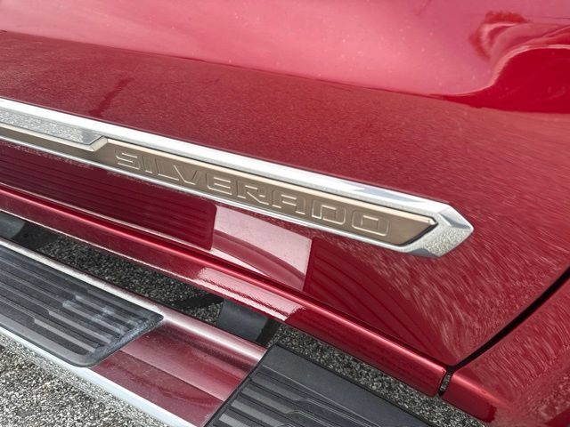 Certified 2022 Chevrolet Silverado 1500 High Country w/ Z71 Off-Road Package AWD/4WD image 11
