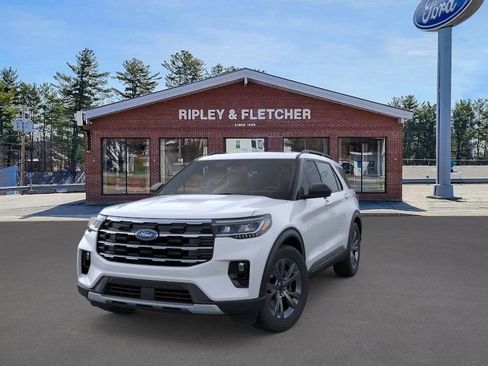 New 2026 Ford Explorer Active w/ Active Comfort Package image 2