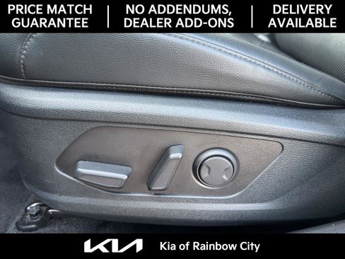 Used 2025 Kia Sportage EX FWD image 17