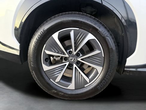 Used 2025 Lexus RZ 450e image 12