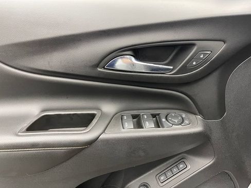 Used 2020 Chevrolet Equinox Premier FWD image 17