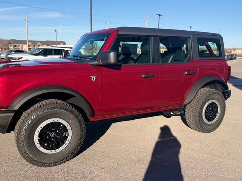 New 2025 Ford Bronco 4-Door w/ Sasquatch Package AWD/4WD image 14