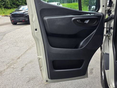 Used 2022 Mercedes-Benz Sprinter 2500 w/ Parking Package image 25