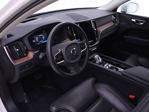 Certified 2023 Volvo XC60 B5 Ultimate w/ Protection Package Premier FWD image 6
