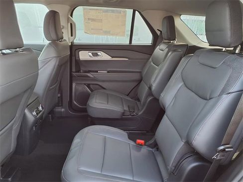 New 2026 Ford Explorer Active image 5