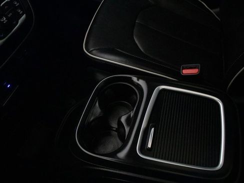 Used 2019 Chrysler Pacifica Limited w/ Advanced Safetytec Group image 31