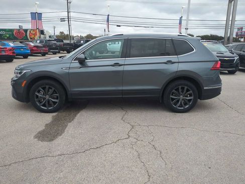 Used 2024 Volkswagen Tiguan SE image 5
