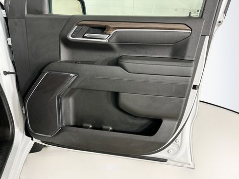 Used 2023 Chevrolet Silverado 1500 LT AWD/4WD image 31