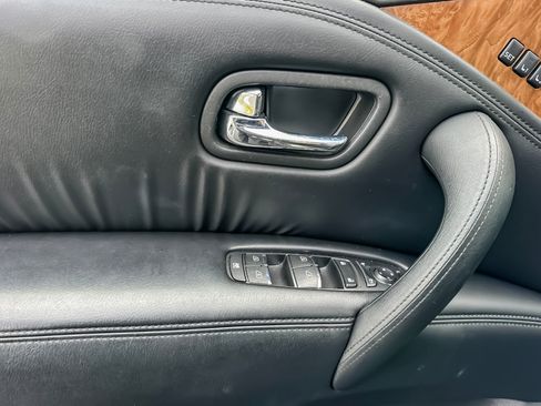 Used 2022 Nissan Armada SL w/ Captain's Chairs Package image 10