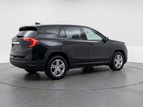 Used 2024 GMC Terrain SLE image 9