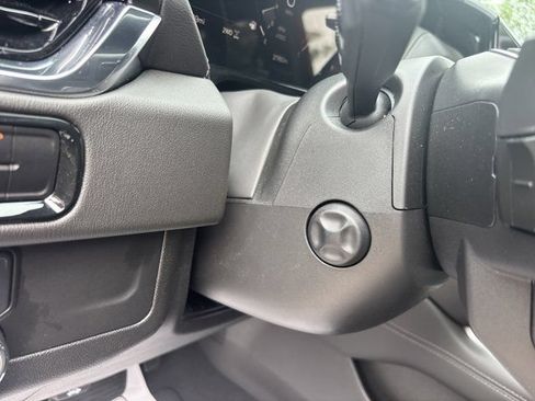 Used 2025 GMC Yukon XL Denali AWD/4WD image 28