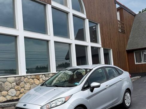 Used 2014 Ford Fiesta S FWD image 24