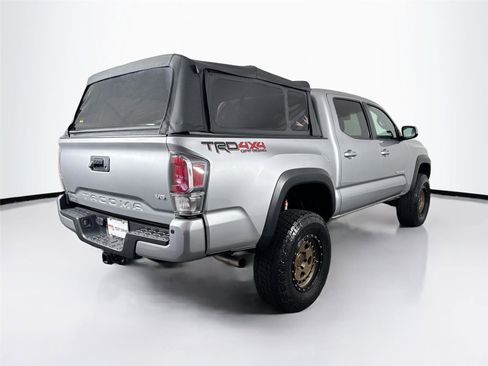 Used 2020 Toyota Tacoma TRD Off-Road w/ Technology Package AWD/4WD image 2