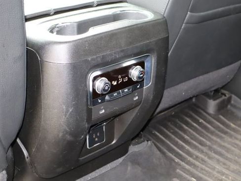 Used 2022 GMC Yukon Denali w/ Denali Premium Package AWD/4WD image 21
