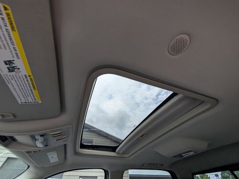 Used 2010 GMC Sierra 1500 SLT AWD/4WD image 18