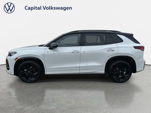 New 2026 Volkswagen Tiguan SE R-Line FWD image 2